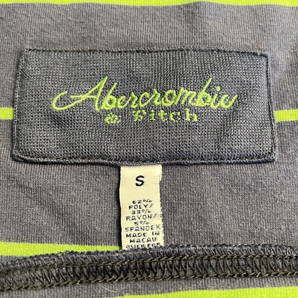 Abercrombie and Fitch mini skirt - Picture 4 of 5